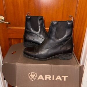 Ariat Men's black Leather Ankle Boots